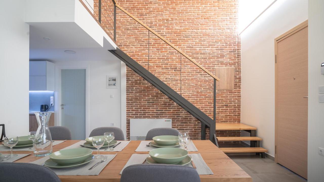 A Brand New, Beautifully Decorated Maisonette. Chalkís Buitenkant foto