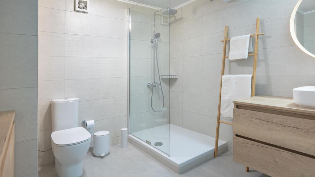 A Brand New, Beautifully Decorated Maisonette. Chalkís Buitenkant foto