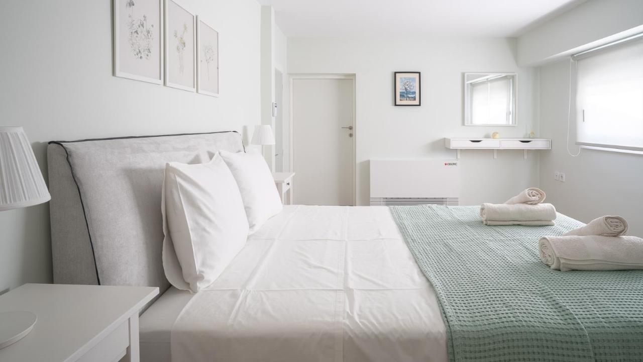 A Brand New, Beautifully Decorated Maisonette. Chalkís Buitenkant foto